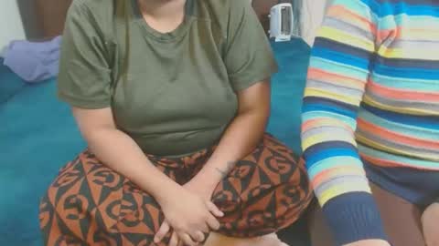 Snapshot of we_are_indian chatting on 01.09.25 khushiwife kabirhubby kavyasexy gf online show from 01.09.25