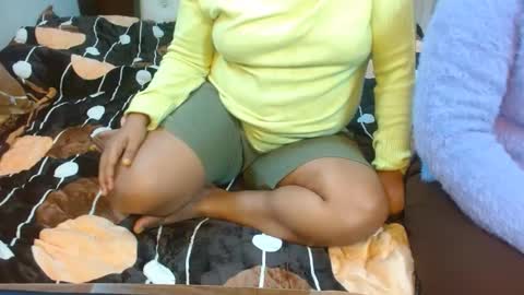 Snapshot of we_are_indian chatting on 01.24.25 khushiwife kabirhubby kavyasexy gf online show from 01.24.25