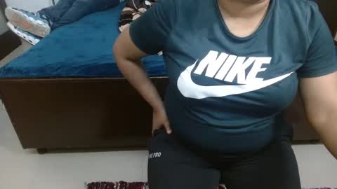 Snapshot of we_are_indian chatting on 02.17.25 khushiwife kabirhubby kavyasexy gf online show from 02.17.25