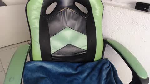 Snapshot of we_n_you chatting on 11.01.25 Trixie 3 online show from 11.01.25