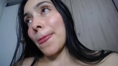 Snapshot of we_we77 chatting on 10.16.25 we_we77 online show from 10.16.25