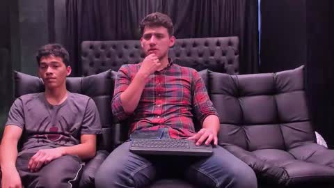 Jhonny Dick  his neighbors. online show from 03.28.26