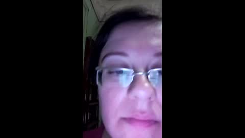 Snapshot of webgirl2 chatting on 12.10.24 Marina online show from 12.10.24