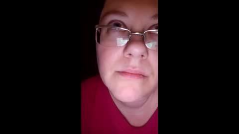 Snapshot of webgirl2 chatting on 01.05.25 Marina online show from 01.05.25