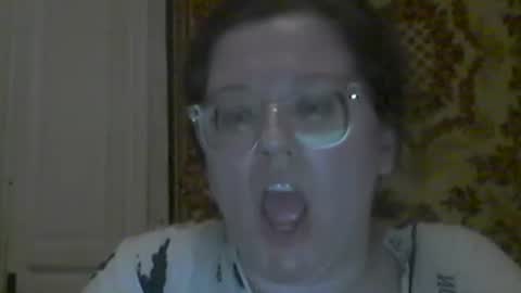 Snapshot of webgirl2 chatting on 09.15.25 Marina online show from 09.15.25