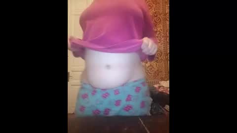 Snapshot of webgirl2 chatting on 10.09.25 Marina online show from 10.09.25