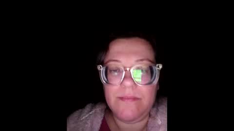 Snapshot of webgirl2 chatting on 12.14.25 Marina online show from 12.14.25