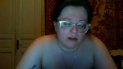 Snapshot of webgirl2 chatting on 07.12.26 Marina online show from 07.12.26