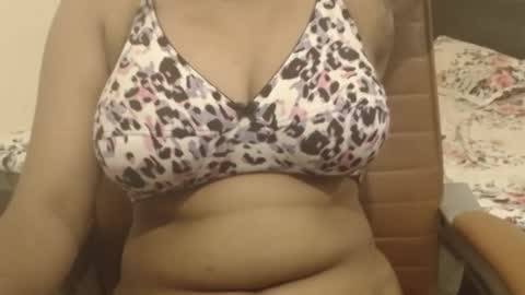 Snapshot of webshowxxx chatting on 09.30.25 mina online show from 09.30.25