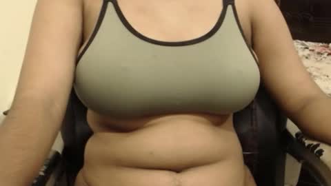 Snapshot of webshowxxx chatting on 10.18.25 mina online show from 10.18.25