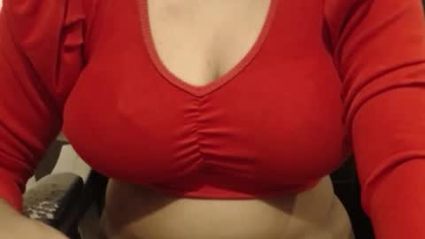 Snapshot of webshowxxx chatting on 10.18.25 mina online show from 10.18.25