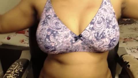 Snapshot of webshowxxx chatting on 11.01.25 mina online show from 11.01.25