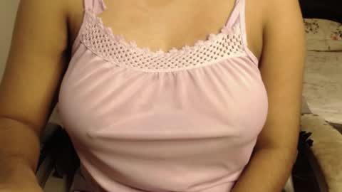 Snapshot of webshowxxx chatting on 11.18.25 mina online show from 11.18.25