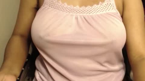 Snapshot of webshowxxx chatting on 11.25.25 mina online show from 11.25.25