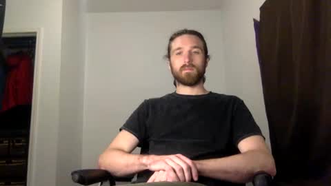 Snapshot of wellhereigo chatting on 01.28.25 Igo online show from 01.28.25