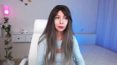 Snapshot of wendifoster chatting on 12.17.24 Wendi Foster online show from 12.17.24