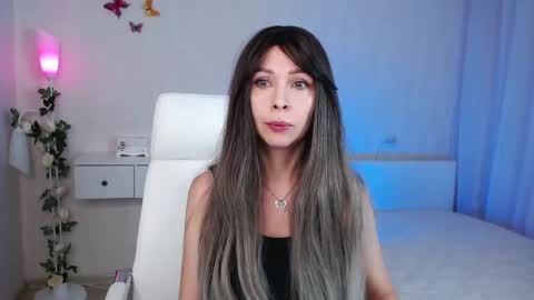 Snapshot of wendifoster chatting on 12.19.24 Wendi Foster online show from 12.19.24