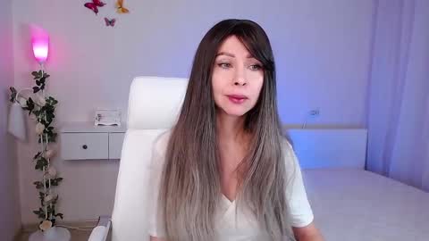 Snapshot of wendifoster chatting on 12.20.24 Wendi Foster online show from 12.20.24