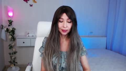 Snapshot of wendifoster chatting on 12.23.24 Wendi Foster online show from 12.23.24