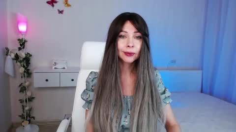 Snapshot of wendifoster chatting on 12.23.24 Wendi Foster online show from 12.23.24