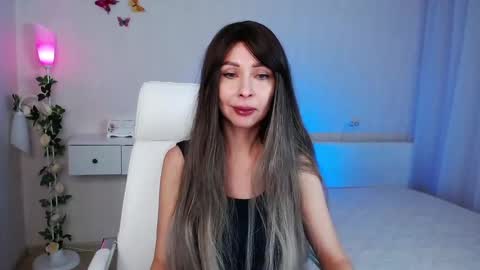 Snapshot of wendifoster chatting on 12.24.24 Wendi Foster online show from 12.24.24