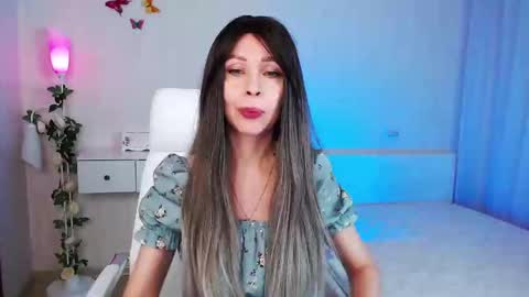 Snapshot of wendifoster chatting on 01.17.25 Wendi Foster online show from 01.17.25