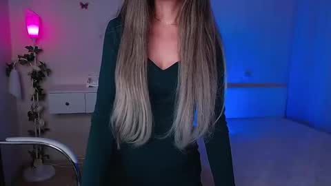 Snapshot of wendifoster chatting on 01.28.25 Wendi Foster online show from 01.28.25