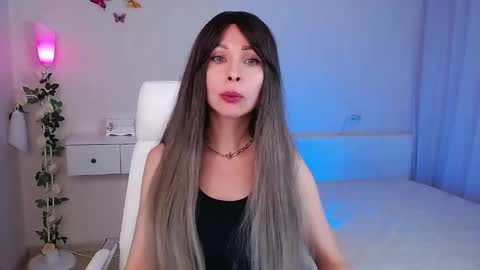 Snapshot of wendifoster chatting on 02.10.25 Wendi Foster online show from 02.10.25