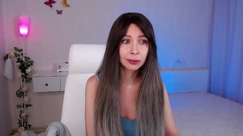 Snapshot of wendifoster chatting on 02.19.25 Wendi Foster online show from 02.19.25