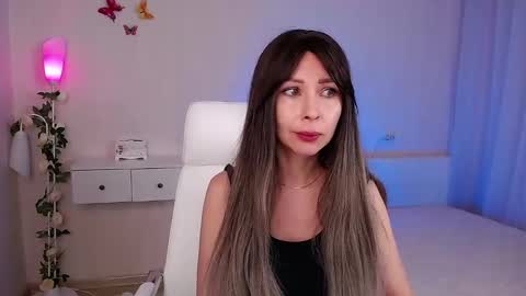 Snapshot of wendifoster chatting on 02.25.25 Wendi Foster online show from 02.25.25