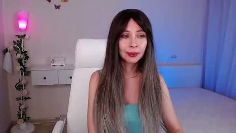 Snapshot of wendifoster chatting on 02.27.25 Wendi Foster online show from 02.27.25