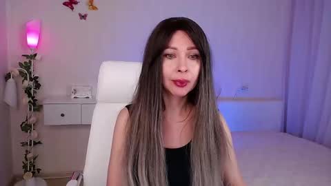 Snapshot of wendifoster chatting on 02.28.25 Wendi Foster online show from 02.28.25