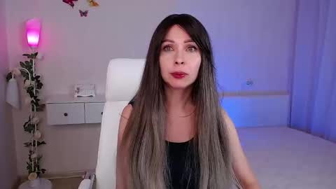 Snapshot of wendifoster chatting on 03.06.25 Wendi Foster online show from 03.06.25