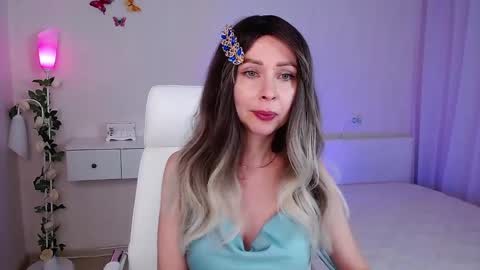 Snapshot of wendifoster chatting on 03.07.25 Wendi Foster online show from 03.07.25