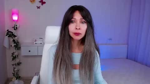 Snapshot of wendifoster chatting on 09.29.25 Wendi Foster online show from 09.29.25