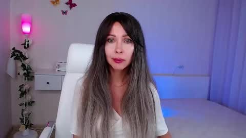 Snapshot of wendifoster chatting on 09.30.25 Wendi Foster online show from 09.30.25