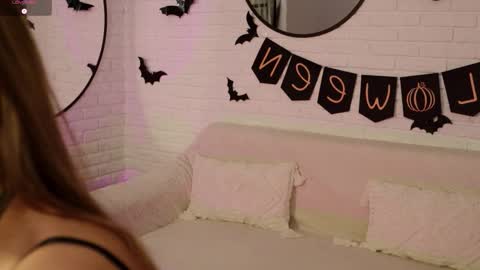 Im Wendy online show from 10.27.25