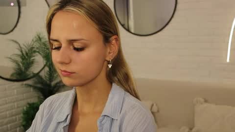 Im Wendy online show from 04.14.26