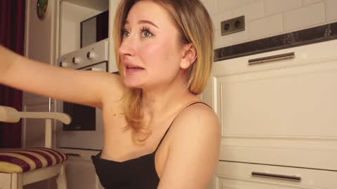 Daisy    online show from 12.03.24