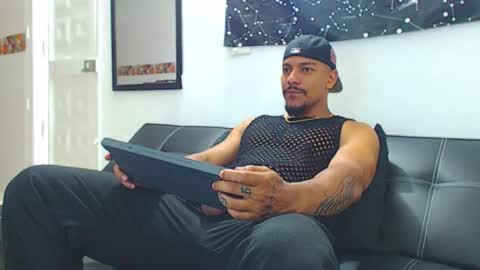 Wesley Rogger online show from 11.11.25