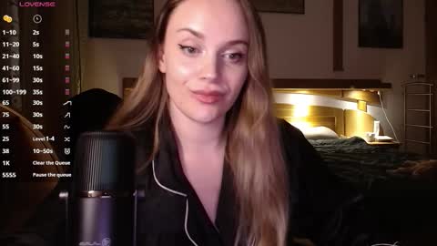 Lana online show from 11.11.25