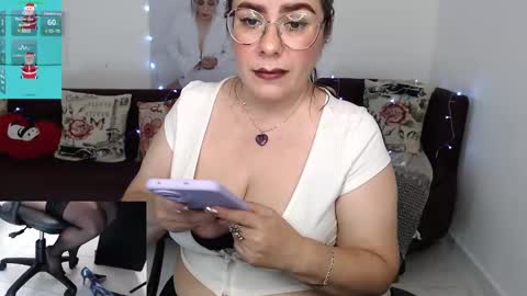Snapshot of wet_liss chatting on 12.13.24 Diva online show from 12.13.24