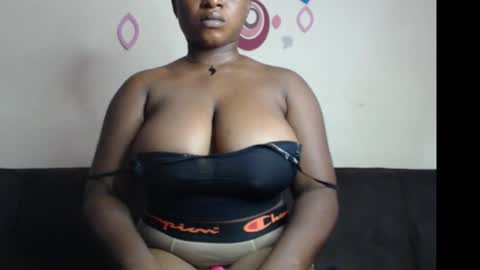 Snapshot of wet_xxpussy55 chatting on 09.10.25 Sonia online show from 09.10.25