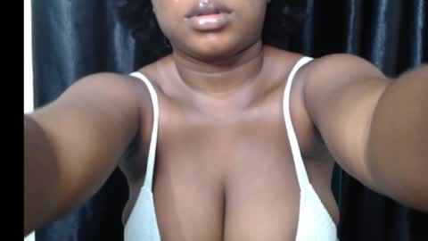 Snapshot of wet_xxpussy55 chatting on 10.16.25 Sonia online show from 10.16.25