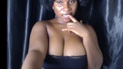 Snapshot of wet_xxpussy55 chatting on 11.29.25 Sonia online show from 11.29.25