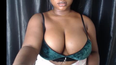 Snapshot of wet_xxpussy55 chatting on 02.22.26 Sonia online show from 02.22.26
