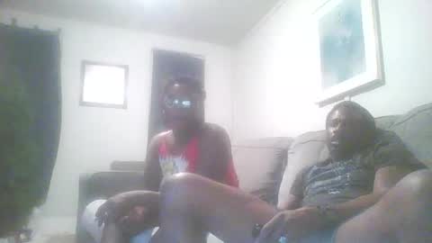 Snapshot of wetoohot2016 chatting on 12.19.25 WIFE A THICKY AND HUSBAND SLIM with a nice PACKAGE online show from 12.19.25