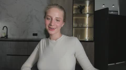 Snapshot of whi_te0 chatting on 10.29.25 Alexa online show from 10.29.25