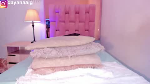 Sara  online show from 10.04.25