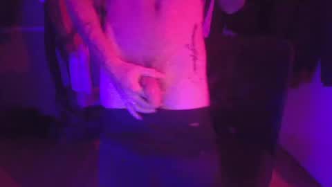 Snapshot of whispersonhickory chatting on 12.18.24 whispersonhickory online show from 12.18.24